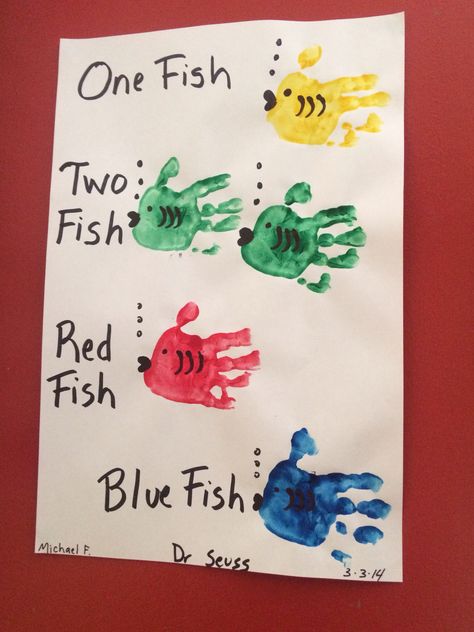 Dr Seuss handprints one fish, two fish.... One Fish Two Fish Activities Preschool, Dr Seuss Art Activities, One Fish Two Fish Craft, Dr Seuss Crafts For Toddlers, Dr Seuss Crafts For Preschoolers, Dr Seuss Preschool Theme, Daycare Arts And Crafts, Dr Seuss Fish, Christmas Party School