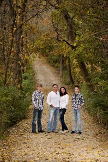 Edge Photography, Portraits Ideas, Christmas Card Pictures, Family Portrait Poses, Family Poses, Family Pic, Pumpkin Butter, Family Of 4, Iowa City