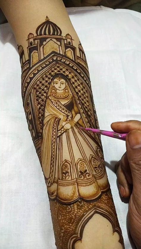 Portrait Mehendi Design, Figure Mehendi, Portrait Mehendi, Henna Elements, Mehendi Cone, Traditional Mehendi, Mehndi Drawing, Latest Mehndi Designs Wedding, Wedding Dulhan