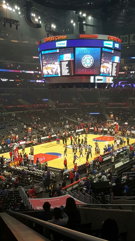 Los Angeles Vs New York, Elsa Core, Los Angeles Basketball, Sports Media, California Trip, Friends List, Staples Center, Dream Career, City Of Angels