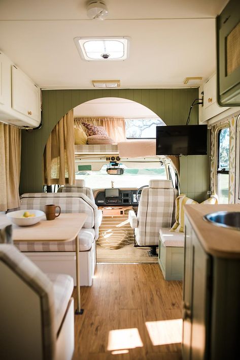 Retro Rv, Rv Interior Remodel, Caravan Renovation, Kombi Home, Diy Camper Remodel, Bus House, Caravan Interior, Rv Homes, Van Life Diy