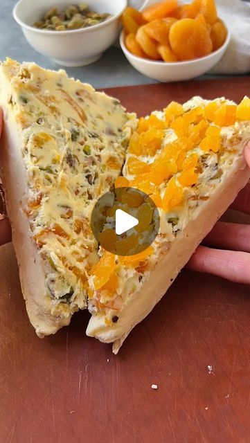 Brie Cheese Sandwich Recipes, Stuffed Brie, Brie Cheese Recipes, Brie Appetizer, Flakey Salt, Brie Recipes, Charcuterie And Cheese Board, Charcuterie Recipes, Baked Brie