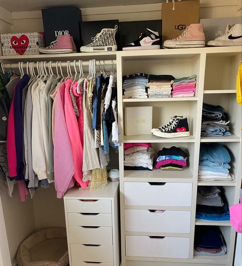 Girls Closet Organization, Closet Organisation, Closet Redo, Room Organization Bedroom, Luxury Room Bedroom, Closet Remodel, Preppy Room, Clothes And Shoes, Redecorate Bedroom