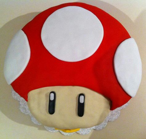 Seta Mario Super Mario Mushroom Cake, Mario Mushroom Cake, Mario Birthday Cake, Mario Bros Cake, Mushroom Cake, Mario Star, Super Mario Cake, Mario Cake, Mario Bros Birthday