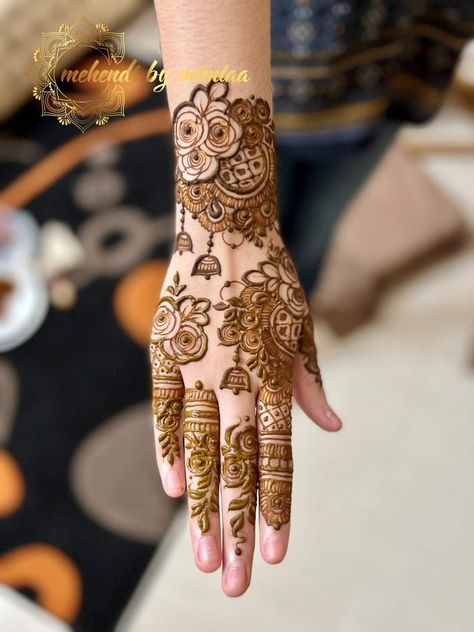 Full Palm Mehndi Design, Arabic Mehndi Designs Back, Arabic Mehndi Designs Back Hand, Henna Design Simple, Mehndi Designs Back Hand, Mehndi Designs Back, Mehndi Arabic, Mehndi Design Bridal, Round Mehndi Design