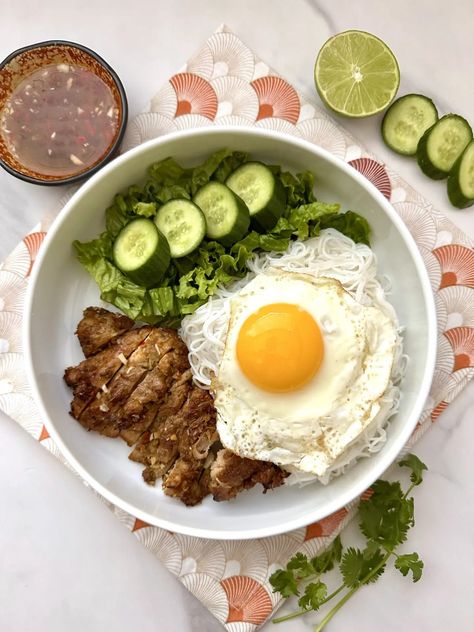 Vietnamese Lemongrass Chicken (cooked in the Air Fryer!) Vietnamese Lemongrass Chicken, Lemon Grass Chicken, Noodles Salad, Gochujang Chicken, Marinate Chicken, Lemongrass Chicken, Shrimp Toast, Marinated Chicken Thighs, Chinese Bbq Pork