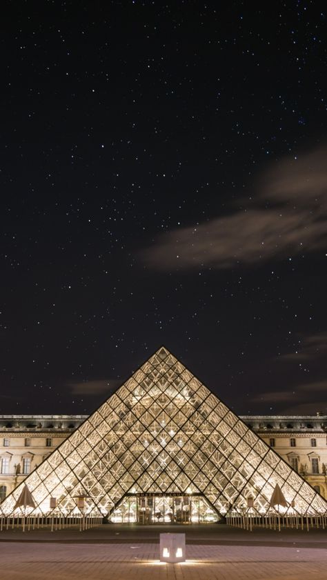 Museum Background, Iphone Wallpaper Dark, The Louvre Museum, Museum Tickets, Unknown Soldier, Background Photos, Louvre Paris, The Louvre, Louvre Museum