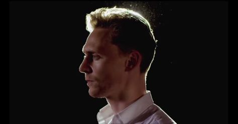 Lizelle Marino on Twitter: "@london50875264 @822so @Hiddles_kisses @MayraCris67 @_Val83_ @nanahidd @Bitterblue55 @TomTheNextLevel @lisagomezalvar1 @A1MyLove4ever @MAiJ" Loki Ragnarok, Tom Hiddleston Interview, Tom Hiddleston Funny, Face Profile, Crimson Peak, Thomas William Hiddleston, Love Scenes, Alexander Skarsgard, Tom Hiddleston Loki