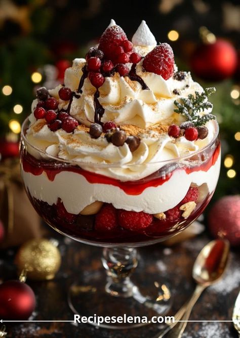 Delish Group | Christmas Pavlova Trifle Recipe | Facebook Pavlova Tree Christmas, Pavlova Trifle Recipes, Christmas Pavlova Trifle, Christmas Pavlova Ideas, Christmas Trifle Desserts, Pavlova Trifle, British Christmas Desserts, Christmas Trifles, Meringue Recipes