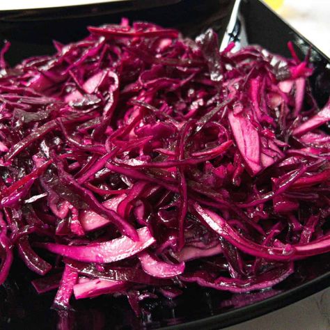 Turkish Red Cabbage Salad, Turkish Pickled Cabbage, Turkish Cabbage, Turkish Salad Recipes, Cabbage Salads, Red Cabbage Recipe, Vietnamese Chicken Salad, Kebab Shop, Turkish Salad