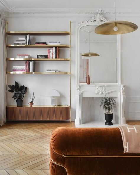 Chic Parisian Apartment, Chic Office Space, Classic Apartment, Modern Appartement, Parisian Decor, French Interior Design, Warm Decor, Parisian Apartment, Contemporary Living Room