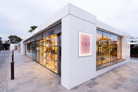 Todas las POP-UP STORES que deberías visitar este verano 2023 | Vanidad Ibiza Beach Club, Ibiza Beach, Pop Up Stores, Mykonos, Beach Club, Ibiza, Pop Up, Fendi, Boutique