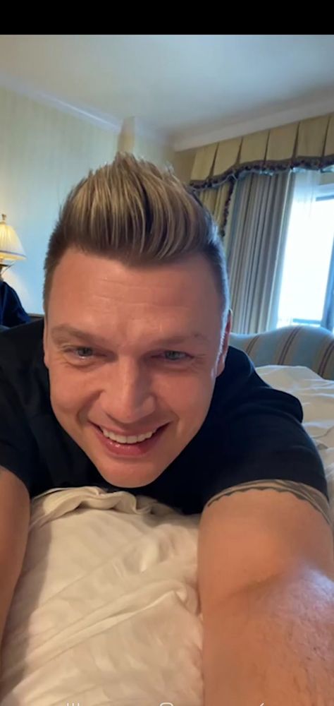 Nick Carter Selfie, Jennifer Lawrence Makeup, Backstreet Boy, Loyalty Card Template, Steve Burton, Angelina Jolie Photos, Nick Carter, Loyalty Card, Backstreet Boys