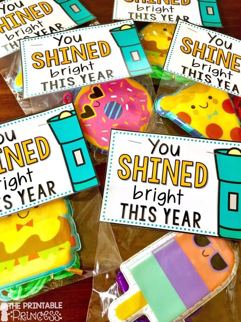 Student Gifts End Of Year, Classmates Gifts, Gifts For Students, Student Teacher Gifts, Kindergarten Gifts, Preschool Graduation, Free Gift Tags, Classroom Gifts, Kindergarten Graduation