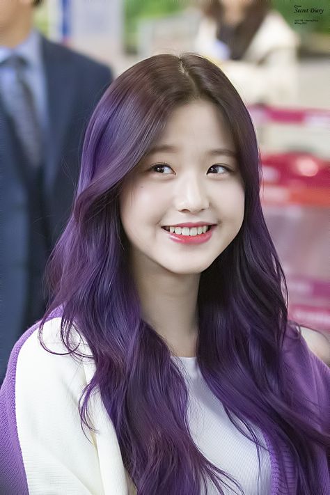 Wonyoung Purple Hair, Wonyoung Height, The White Queen Starz, Ive Members, Taehyung Smile, Hair Style Korea, Sketch Poses, Arm Jewelry