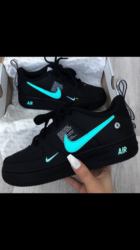 Kasut Nike, Nike Shoes Air Force, Jordan Shoes Girls, Custom Nike Shoes, All Nike Shoes, Nike Air Shoes, Cute Nike Shoes, Cute Sneakers, Fresh Shoes