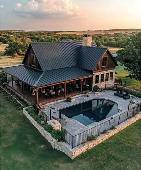 Cabin Style Homes, Ranch House Decor, Pool House Plans, Barn Style House Plans, Dream Life House, Gorgeous Houses, Barn Style House, Ranch Style Home, Wrap Around Porch