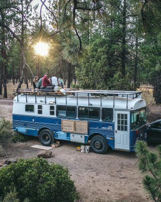 Mid Size Skoolie Conversion, Skoolie Bathroom, Skoolie Living, Bus Homes, Campervan Design, School Bus Camper, School Bus Tiny House, School Bus House, Converted School Bus