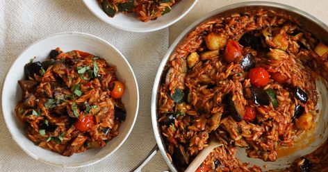 Roasted Ratatouille Orzo - BOSH! Roasted Ratatouille Orzo, Bosh Vegan Recipes, Ratatouille Orzo, Roasted Ratatouille, Aubergine Recipes, Uni Meals, Vegan Noodles, I Want Food, Vegan Lunches