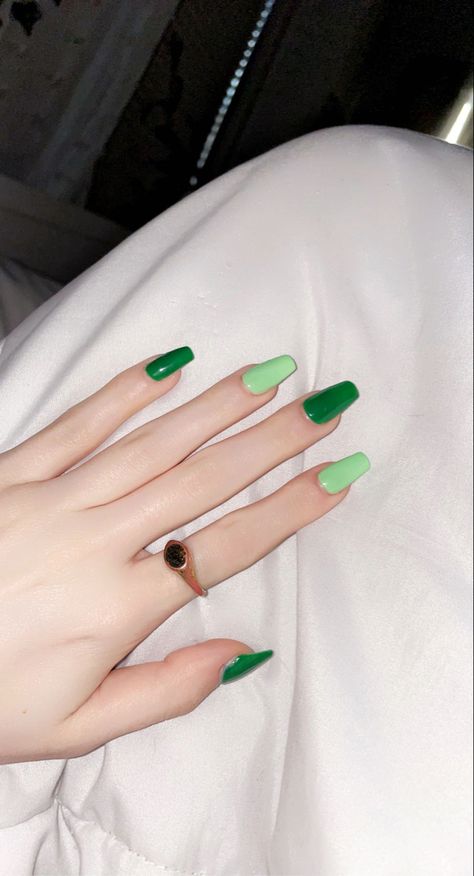 Two Tone Green Nails, 2 Tone Nails, Two Toned Nails, Two Tone Nails, St Patricks Day Nails, Nails Inspo, Saint Patrick, Green Nails, Holiday Nails