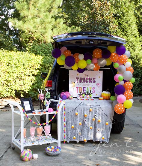 Trunk Or Treat Ideas For Cars With Balloons, Trunk Or Treat Ideas Balloon Arch, Trunk Or Treat With Balloon Arch, Trunk Or Treat Balloon Garland, Balloon Trunk Or Treat Ideas, Trunk Or Treat Ideas With Balloons, Trunk Or Treat Vampire, Trunk Or Treat With Balloons, Trunk Or Treat Balloon Ideas