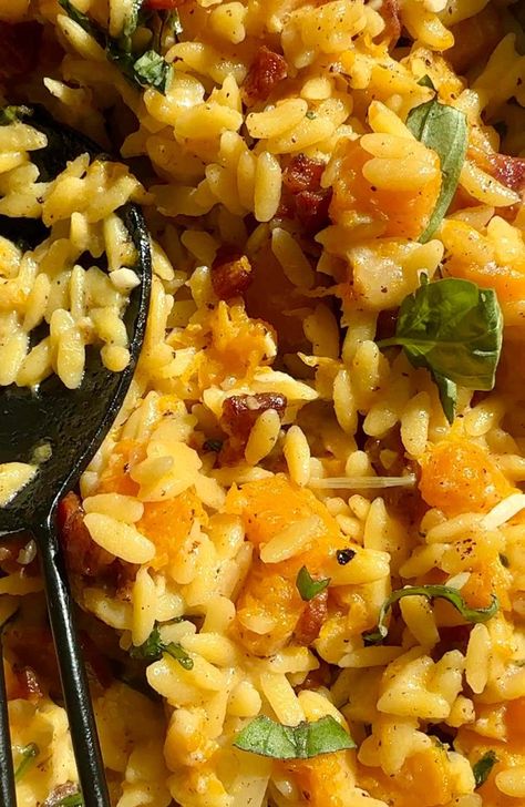 This 30-minute Butternut Squash Orzo with smoky bacon and gouda cheese is delicious! Easy to make on stovetop (no roasting) and so flavorful. Whole 30 Spaghetti Squash, Butternut Squash Orzo, Squash Orzo, Heartbeet Kitchen, Butternut Squash Bisque, Breakfast Sides Dishes, Breakfast Sides, How To Cook Orzo, Butternut Squash Salad