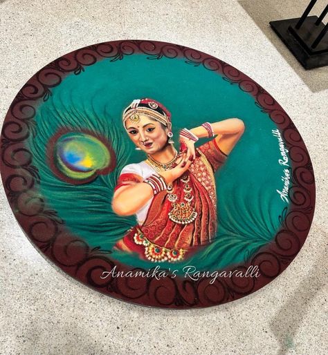 #AnamikasRangavalli #arangetram #portaraitrangoli #pearlsportrait #Newrangoli #myartwork #Arangetramrangoli Thankyou @anamikasrangavalli Competition Rangoli Design, Portrait Rangoli, Mandir Decoration, Rangoli Designs For Competition, Poster Rangoli, Diwali Photography, Rangoli Designs Photos, Fairy House Crafts, Rangoli Side Designs