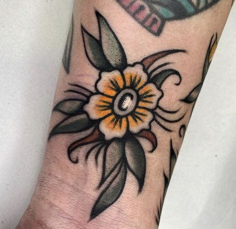 Flower Spiderweb Tattoo, Traditional Tattoo Sunflower, Prisoner Of Love Tattoo, Traditional Tattoo Leaves, American Trad Flower, American Traditional Flower Tattoo, Trad Flower, Tat Sleeve, Ivy Tattoo