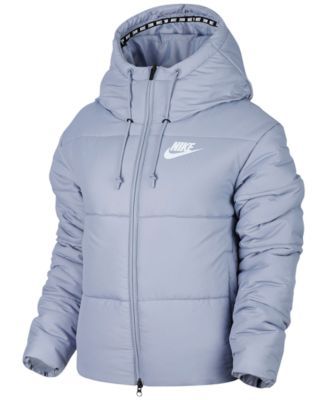 Nike Sportswear Advance 15 Jacket Nike Coats, Nike Winter Jackets, Nike Coat, Nike Clothes, Puffer Jacket Outfit, Nike Sportswear Women, Jacket Nike, Tenis Nike, Jackets Women