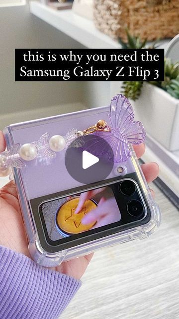 Heart Defensor Telagaarta on Instagram: "watching netflix on my samsung galaxy z flip 3 cover screen. one of the reasons why I got this phone 💜

#samsungzflip #zflip3 #samsunggalaxy #flipphone #zflip #samsungexperience" Samsung Flip 3, Z Flip 3, Samsung Galaxy Z Flip, Flip Phones, Galaxy Z Flip, Z Flip, Android Wallpaper, I Got This, Phone Wallpaper