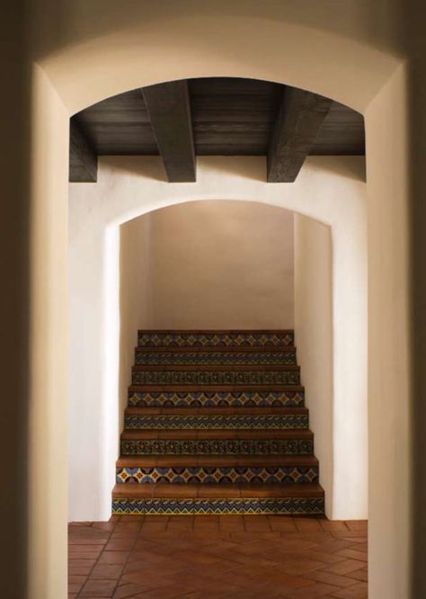 Colonial Entryway, Spanish Revival Interior, Mediterranean Revival Style, Spanish Style Bathrooms, Boho Glam Home, Spanish Colonial Revival, Spanish Revival Home, Spanish Hacienda, Modern Appartement