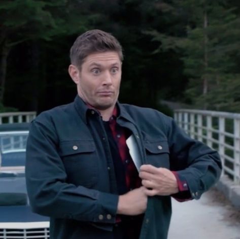 Jensen Ackles Funny Pictures, Funny Dean Winchester, Dean Winchester Funny, Spn Memes, Spn Cast, Jensen Ackles Supernatural, Supernatural Pictures, Supernatural Memes, Tv Show Games