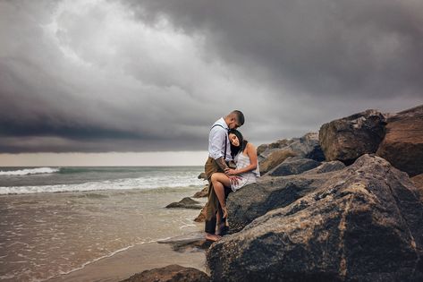 How to Get Great Pictures in Cloudy Day Cloudy Photoshoot Photo Ideas, Cloudy Couple Photoshoot, Cloudy Day Photography, Cloudy Engagement Pictures, Cloudy Photoshoot, Cloudy Day Photoshoot, Cloudy Photography, Cloudy Weather, Street Portrait