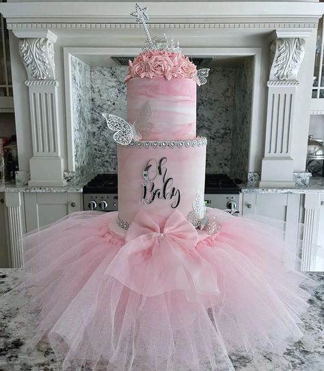 Looking for super cute baby shower cakes for girls? Check out our list of ridiculously cute baby shower cakes for girls that you'll totally wanna copy! Read more. Lamb Baby Shower Cake, Giraffe Baby Shower Cake, Butterfly Baby Shower Cake, Princess Baby Shower Cake, Baby Shower Sheet Cakes, Spring Baby Shower Themes, Baby Shower Buffet, Cakes For Girls, Pink Baby Shower Cake