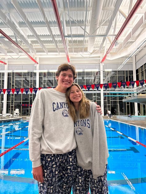 Waterpolo Couples, Swimming Couple Pictures, Swim Couples Swimmers, Swimmer Couple, Swim Couples, Athlete Couples, Swimming Photos, I Need A Boyfriend, Swimming Motivation