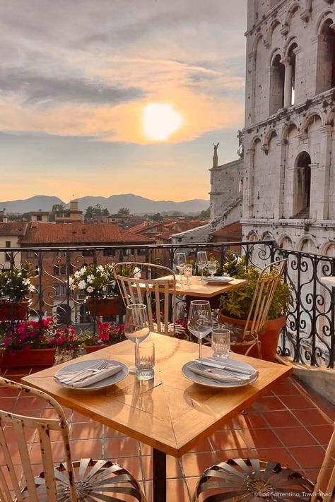 Things to Do in Lucca, Italy: Where to Eat, Play and Stay — Travlinmad Slow Travel Blog Things To Do In Lucca Italy, Lucca Italy Restaurants, Luca Italy Tuscany, Lucca Italy Aesthetic, Tuscany Trip, Italian Opera, Florence Italy Travel, Homes In Italy, Italy Home