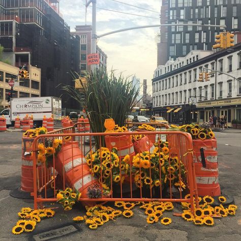 Guerilla Flower Installations on the Streets of NYC by Lewis Miller Design | Colossal Photo Backdrop Diy, Street Installation, Backdrop Diy, Meatpacking District, Flower Installation, Street Marketing, Colossal Art, Guerilla Marketing, Flower Display