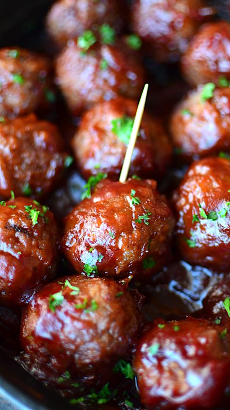 Meatball Cranberry Chili Sauce, Gluten Free Meatball Appetizers, Cranberry Chili Sauce Meatballs, Breakfast Meatballs Crockpot, Gluten Free Meatballs Crockpot, Meatballs With Cranberry And Chili Sauce, Christmas Meatballs Crockpot, Cranberry Glazed Meatballs, Cranberry Jalapeño Meatballs