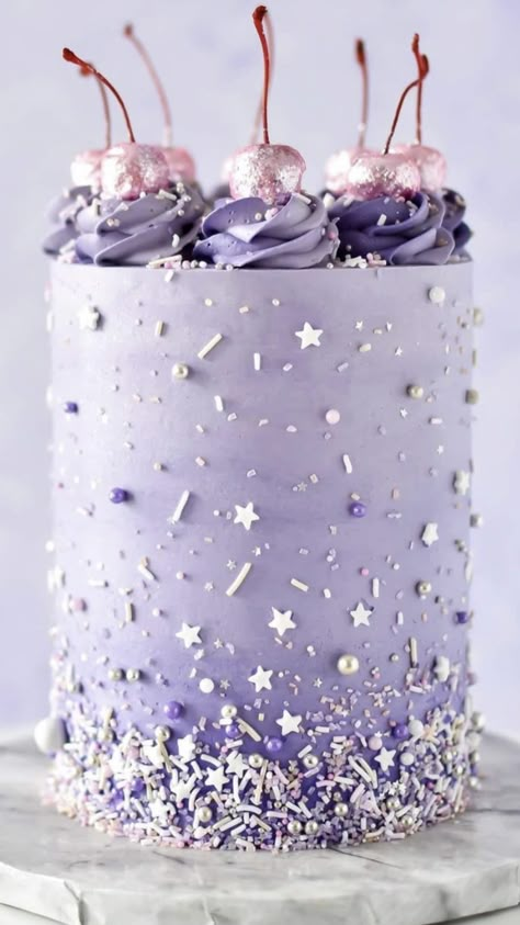 Pastel Galaxy Cake, Girly Space Cake, Purple Galaxy Cake, Two The Moon Cake Girl, Sparkle Cake Birthday, Purple Cake Ideas Birthday Simple, Violet Birthday Cake, Holographic Cake, Sparkly Birthday Cake