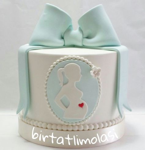 Birthday Cake For Pregnant Woman, Pregnant Birthday Cake, Pregnant Cake Design, Pregnant Cake Ideas, Pregnancy Cake Ideas, Mom To Be Cake Design, Mommy To Be Cake, Mom To Be Cake, Pregnancy Cake