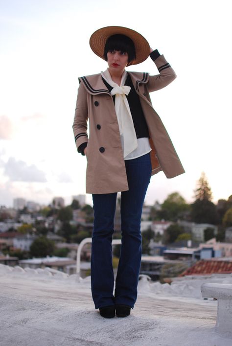 sailor! That jacket is darling...and the shirt...and those pants... French Inspired Fashion, Gamine Style, Sailor Style, Sailor Stripes, Street Style Blog, Sailor Suit, Sailor Fashion, Nautical Fashion, Navy Fashion