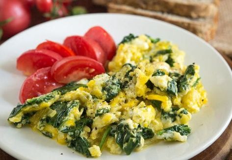 Gordon Ramsay Scrambled Eggs, Spinach Goat Cheese, Eggs With Spinach, Scrambled Eggs With Spinach, Easy Breakfast Options, Scrambled Eggs Recipe, Baked Avocado, Spinach Egg, Healthy Protein