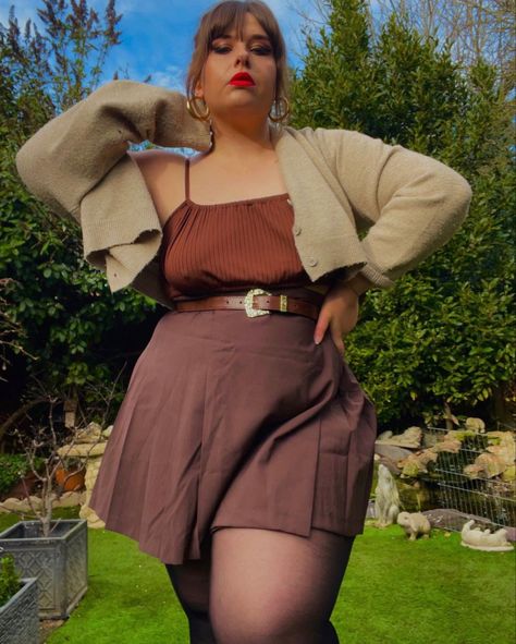 Plus Size Outfit Ideas Aesthetic, Mid Size 90s Fashion, Retro Plus Size Outfit, Summer Mid Size Outfits, Chubby Girl Fashion Outfits, 90s Plus Size Fashion, Cute Outfits For Chubby Girls, 2023 Midsize Fashion, Fashion Inspo Outfits Plus Size