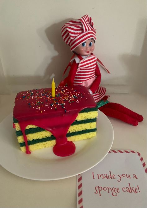 Elf On The Shelf Sponge Cake, Elf Sponge Cake, Elf Cake Ideas, Elf Games, Awesome Elf On The Shelf Ideas, Elf Activities, Elf Fun, Elf Ideas, Sponge Cake