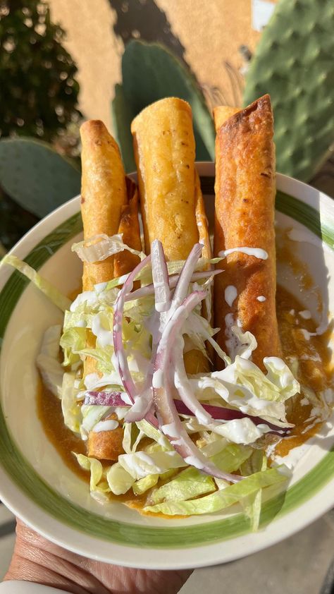 Armida’s Comidas’s Instagram post: “Unos taquitos dorados de queso en una salsita de tomates y chile♥️ a very simple but tasty recipe. I came from work to a special delivery…” Taquitos Dorados, Tacos Dorados, Mexican Night, Tasty Recipe, Special Delivery, Mexican Dishes, Mexican Food, Mexican Food Recipes, Healthy Food