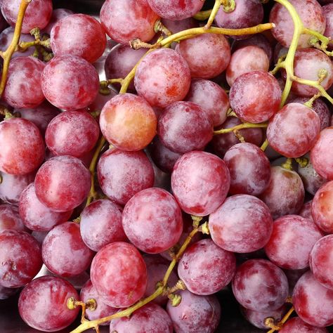 How to Roast Grapes (And What to Do With Them) | Epicurious Roasted Grape Recipes, Cumin Chicken, Roasted Grapes, Grape Recipes, Happy Week End, How To Roast, Red Grapes, Fruit And Veg, Fruit Recipes