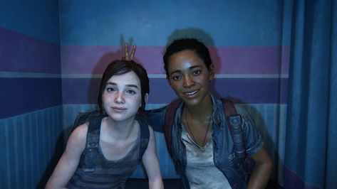 Ellie Williams And Riley, Ellie And Riley Matching Icons, Ellie And Riley Photobooth, Ellie And Riley, Ellie Williams Lesbian Flag Icon, Hbo Ellie Williams, Ellie And Riley The Last Of Us Hbo, Ellie Tlou, Ellie Williams