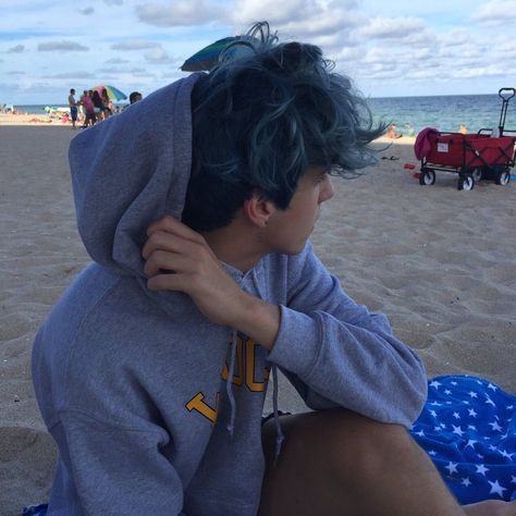 Boys Blue Hair, Mens Blue Hair, Blue Hair Aesthetic, Short Blue Hair, Dyed Hair Men, Dark Blue Hair, Hair Boy, Teal Hair, Hair Aesthetic