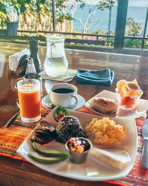 Typical Costa Rican Breakfast with Gallo Pinto, Fruit, and View of Ocean Costa Rica Costa Rica Breakfast, Gallo Pinto Costa Rica, Costa Rican Breakfast, Pack For Costa Rica, Costa Rica Packing List, Costa Rica Packing, Visiting Costa Rica, Ranch Potato Salad, Costa Rican Food