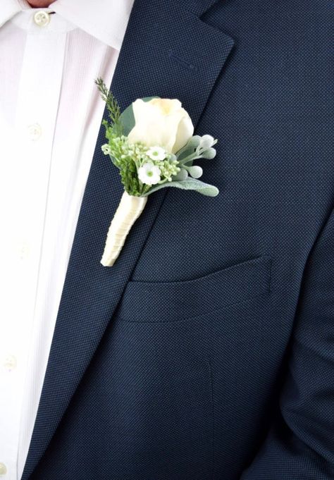 Ivory Boutonniere, Silk Flower Boutonniere, Prom Boutonniere, Boutonniere Ideas, Groom Style Wedding, Boutonnieres Prom, Flower Crown Bride, Rustic Boutonniere, Best Man Wedding